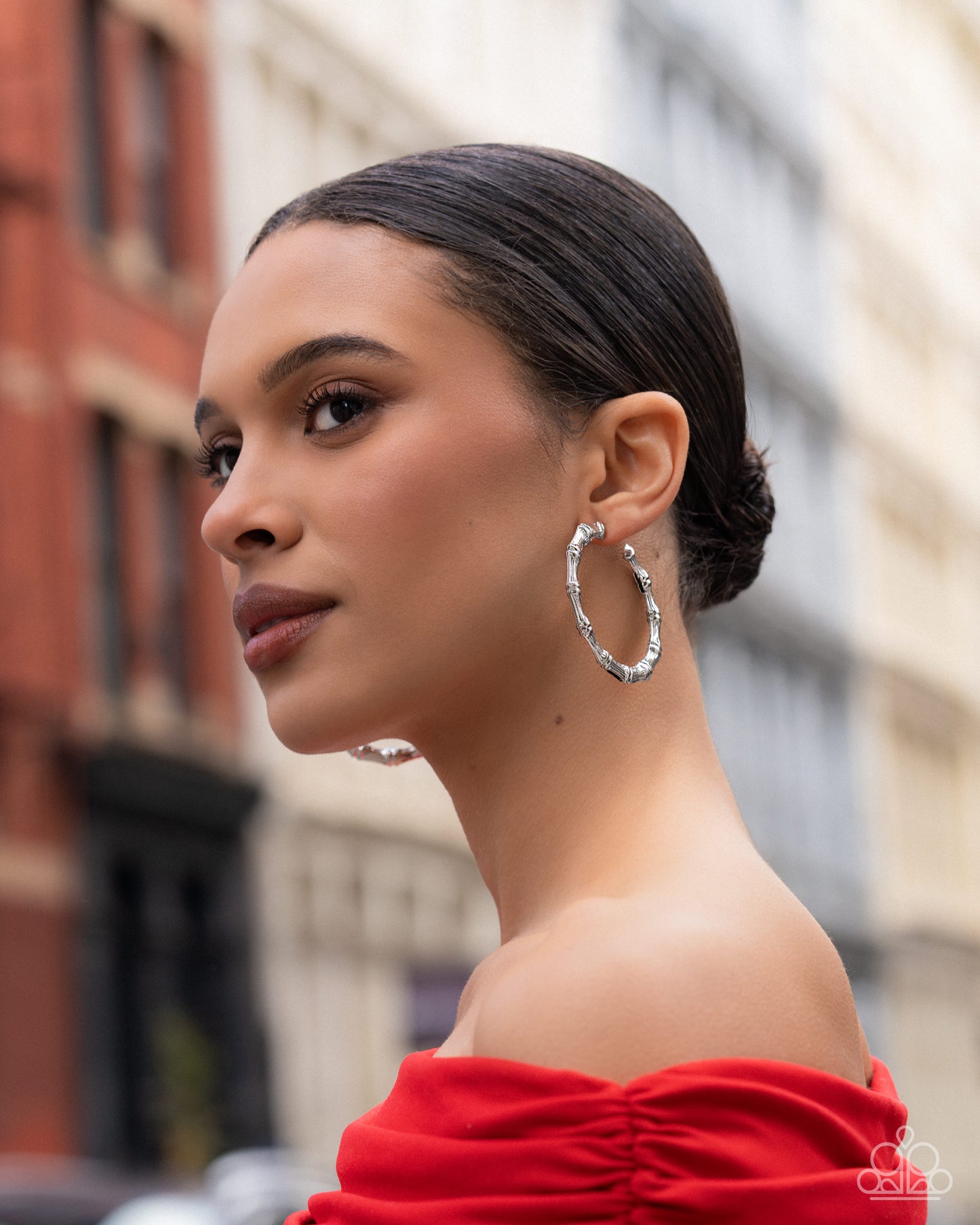 Custom Confidence - silver - Paparazzi earrings