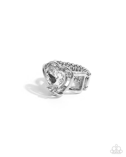 Cutie Chemistry - white - Paparazzi ring