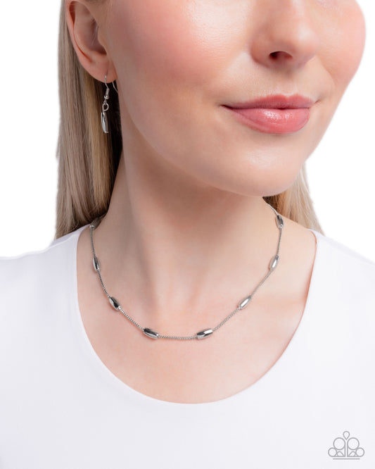 Cylindrical Chic - silver - Paparazzi necklace