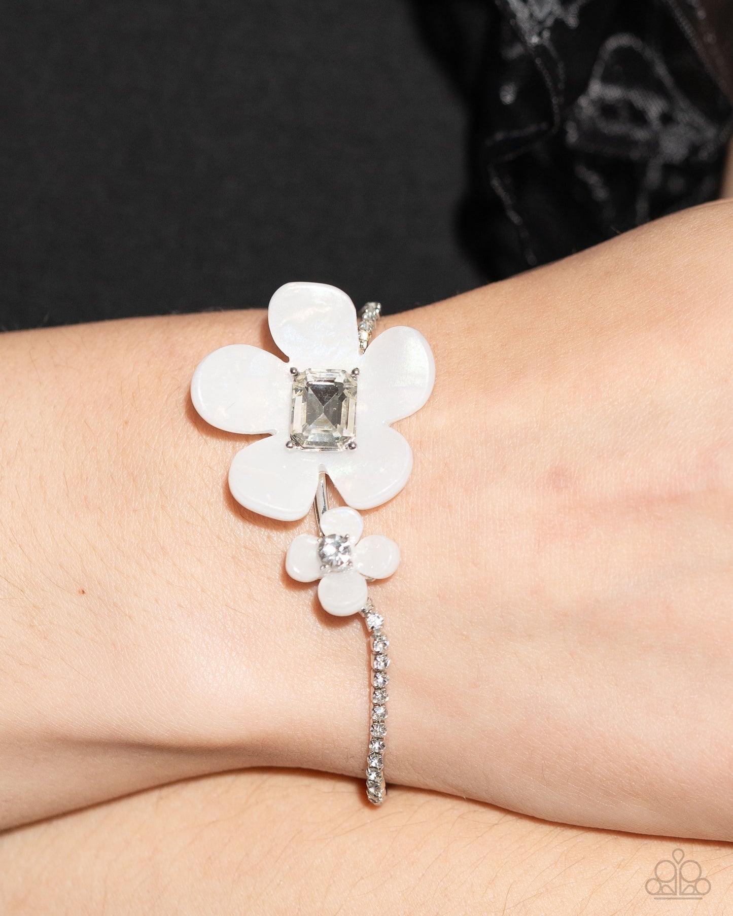 Dainty Devotee - white - Paparazzi bracelet