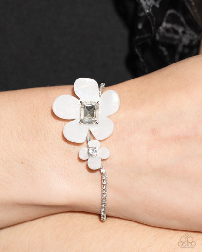 Dainty Devotee - white - Paparazzi bracelet