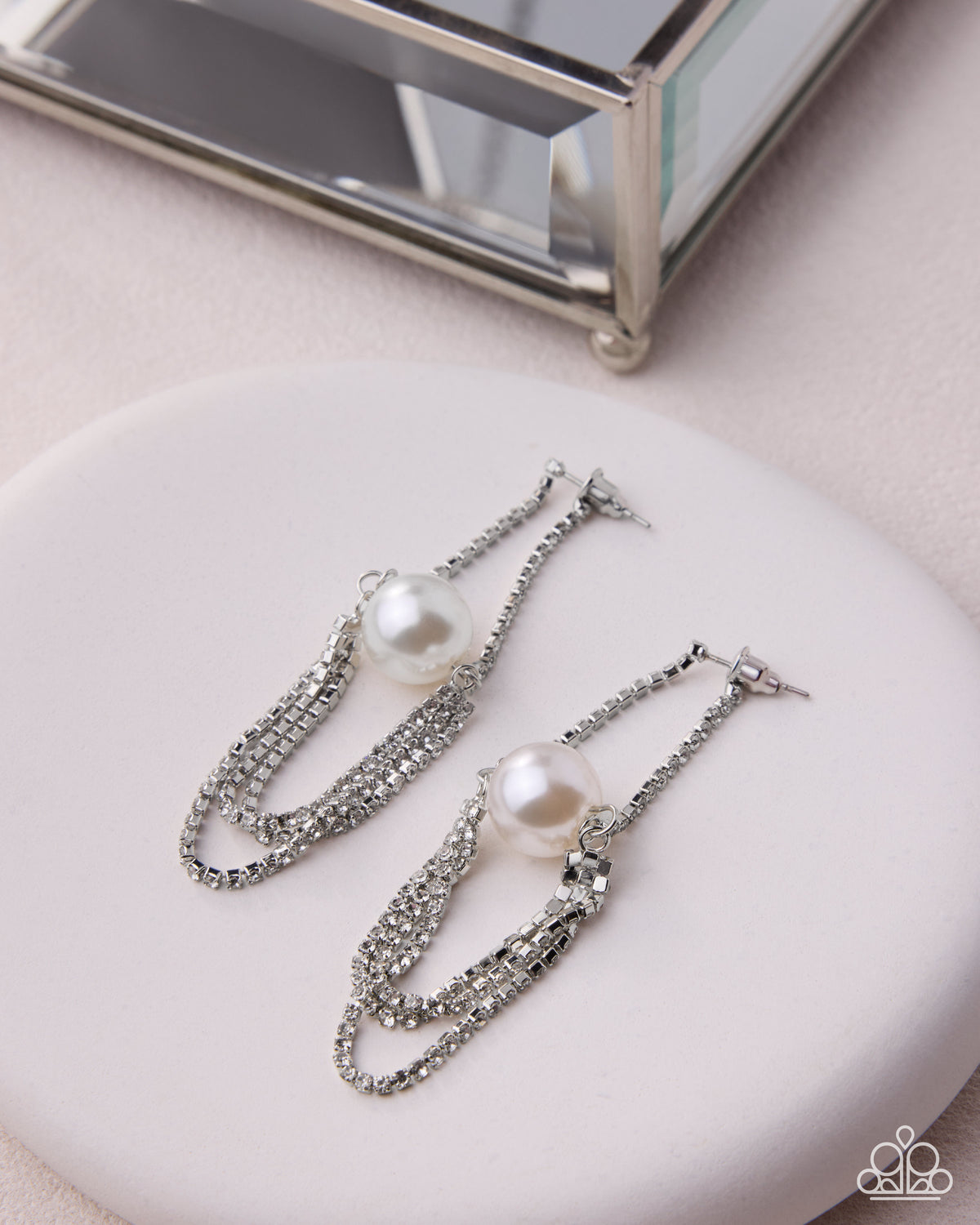 Dainty Direction - white - Paparazzi earrings