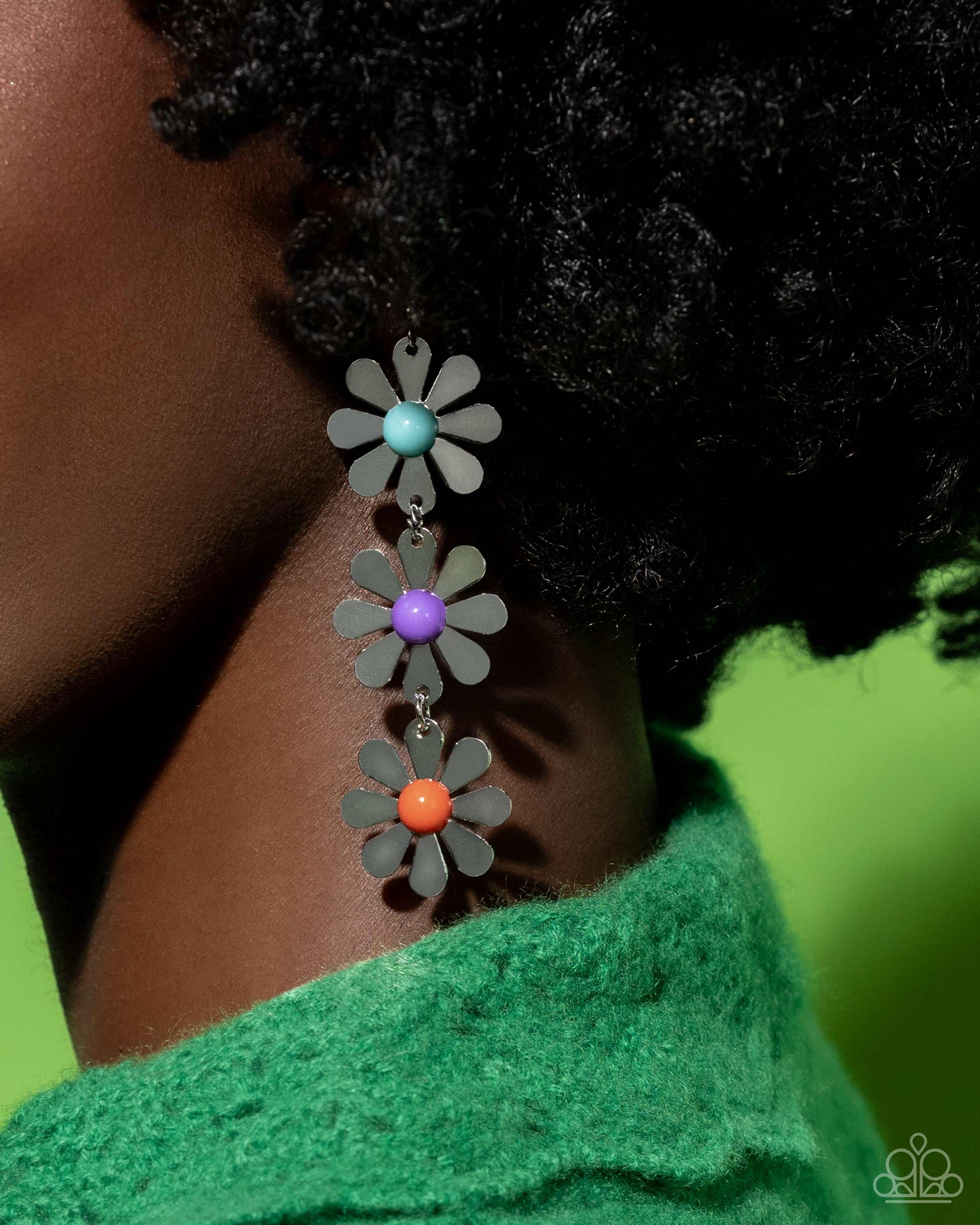 Daisy Dame - purple - Paparazzi earrings