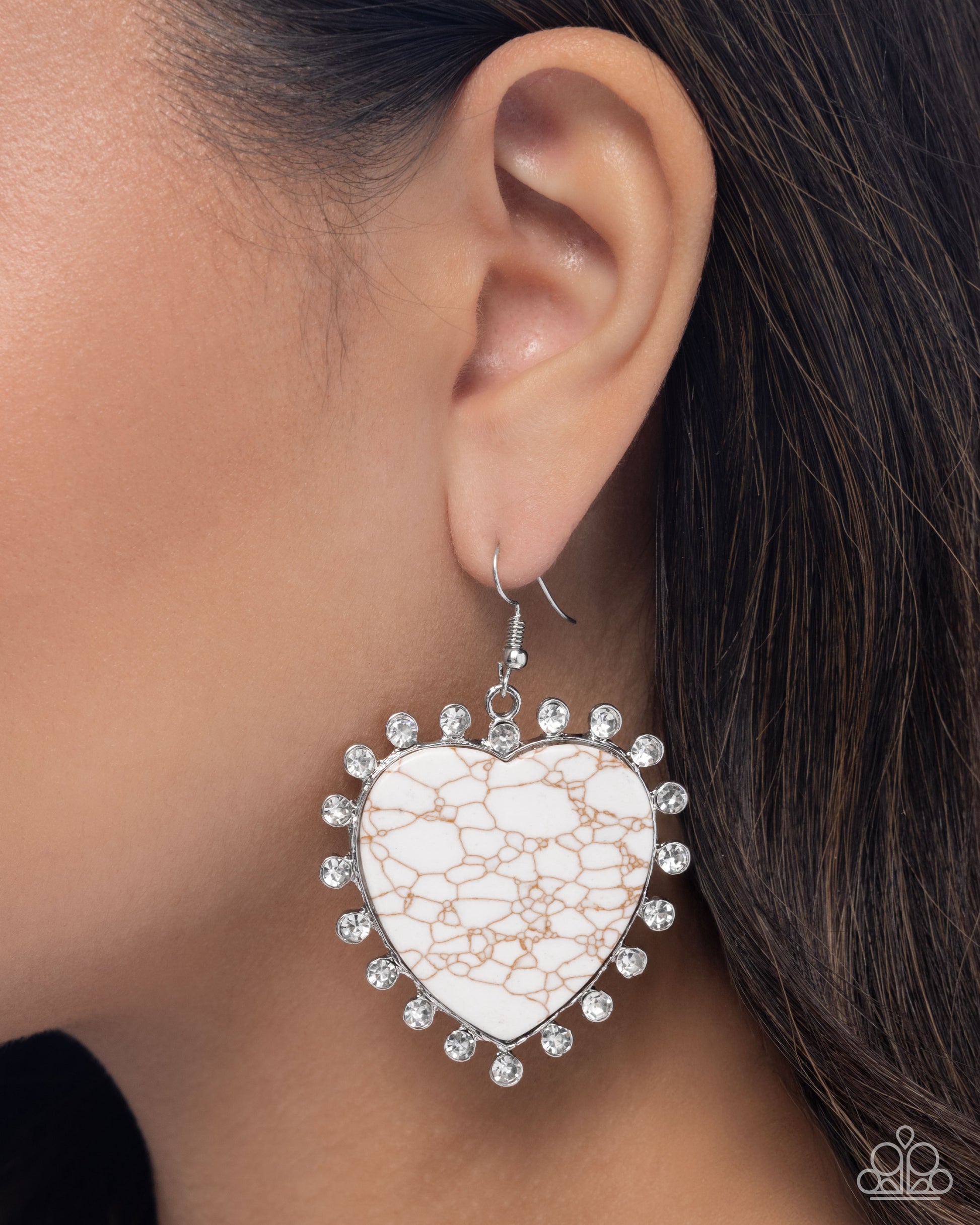 Dazzling Damsel - white - Paparazzi earrings