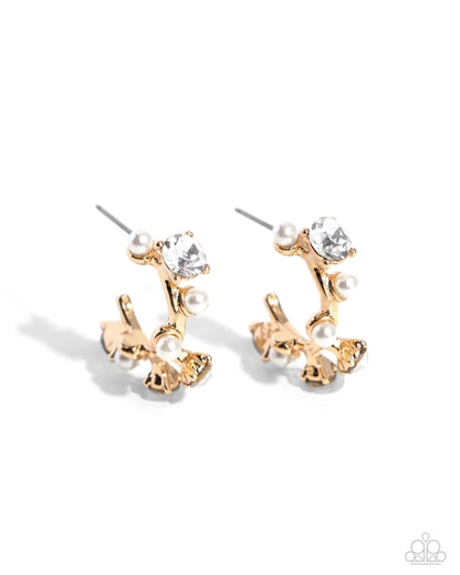 Dazzling Daydream - gold - Paparazzi earrings