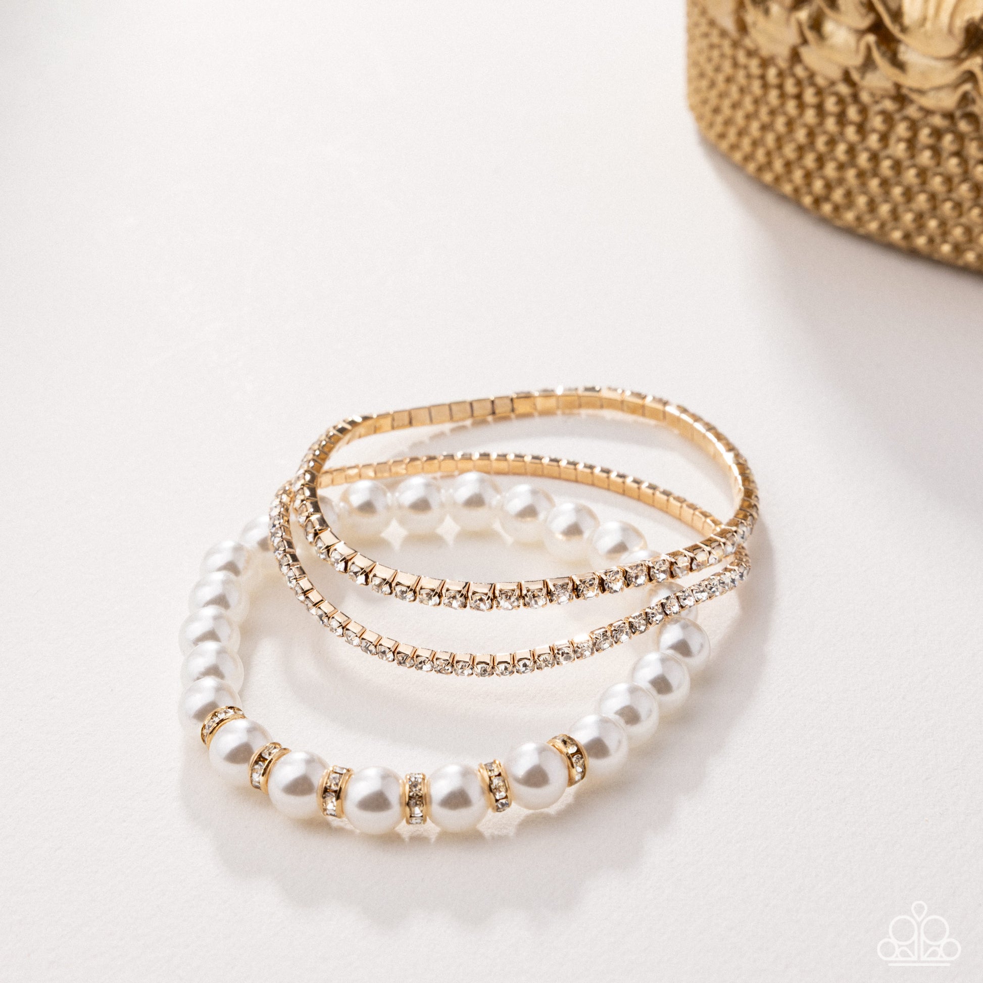 Delicate Debut - gold - Paparazzi bracelet