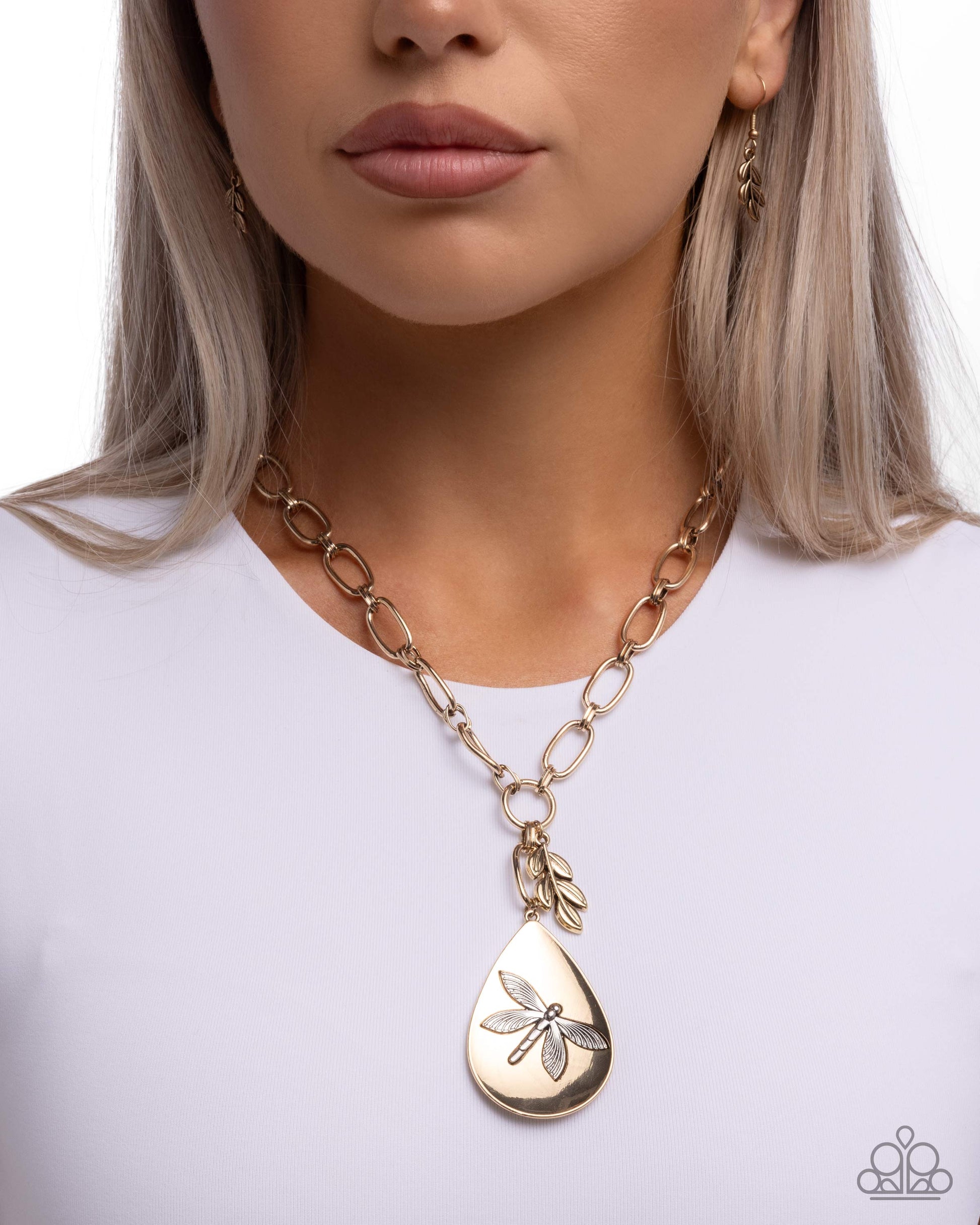 Deluxe Dragonfly - gold - Paparazzi necklace