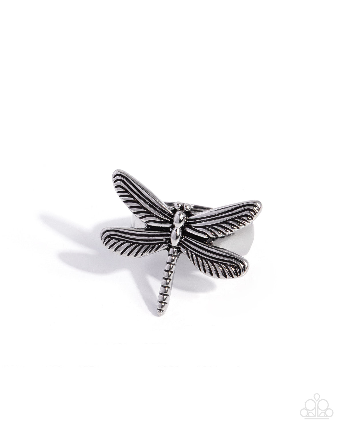 Descending Dragonfly - silver - Paparazzi ring