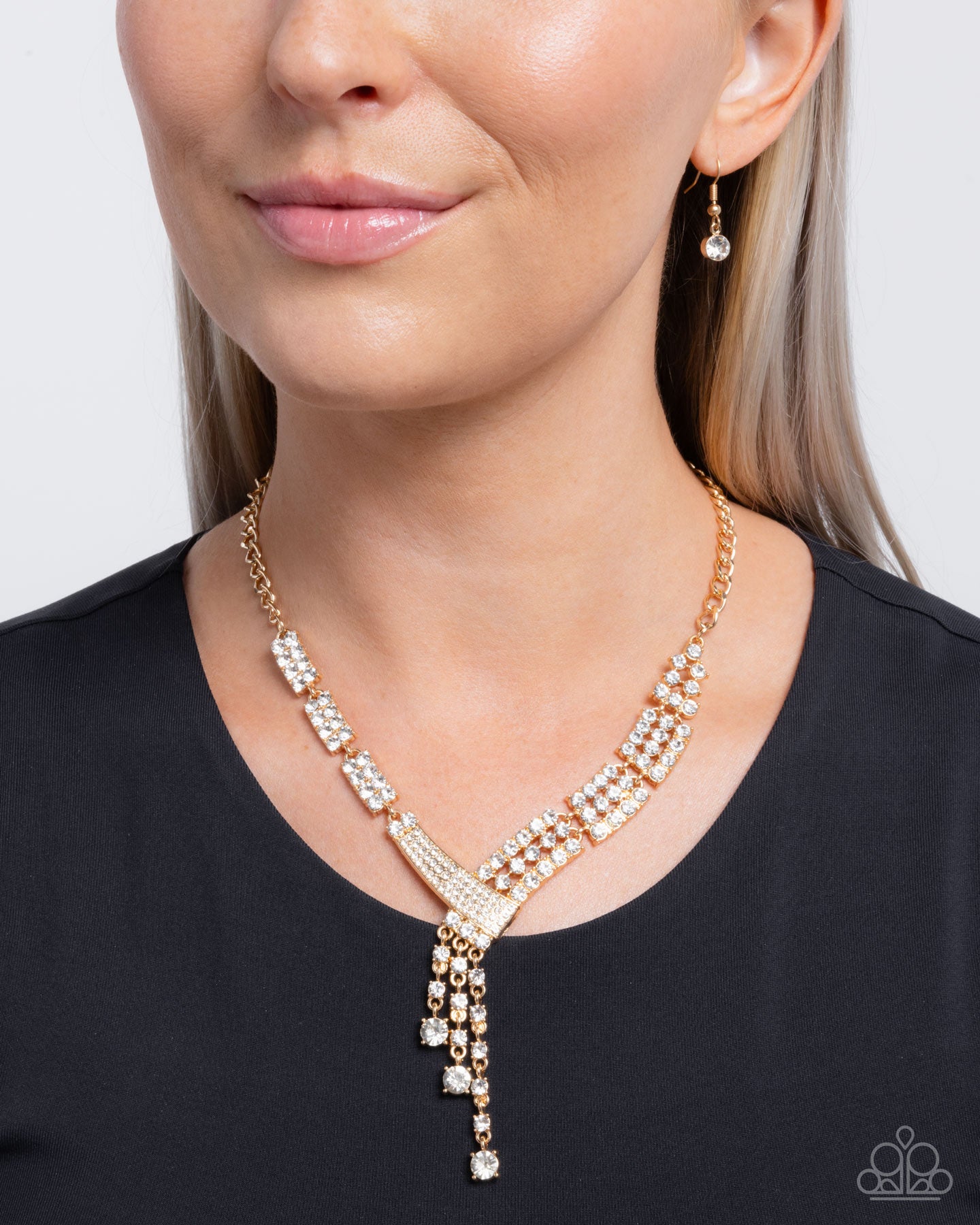 Diagonal Dazzle - gold - Paparazzi necklace