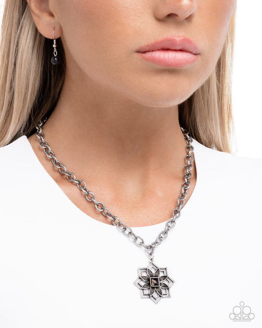 Dimensional Delight - black - Paparazzi necklace