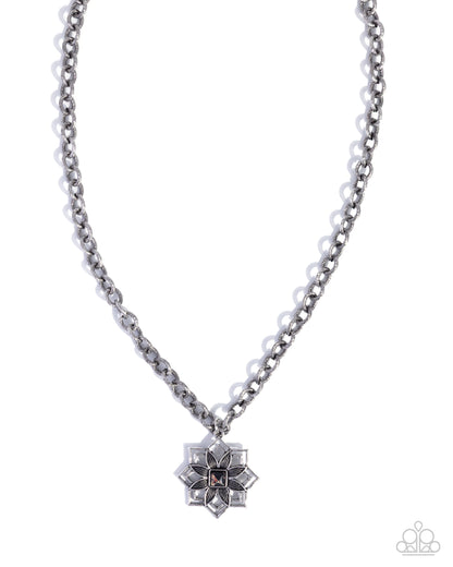 Dimensional Delight - black - Paparazzi necklace