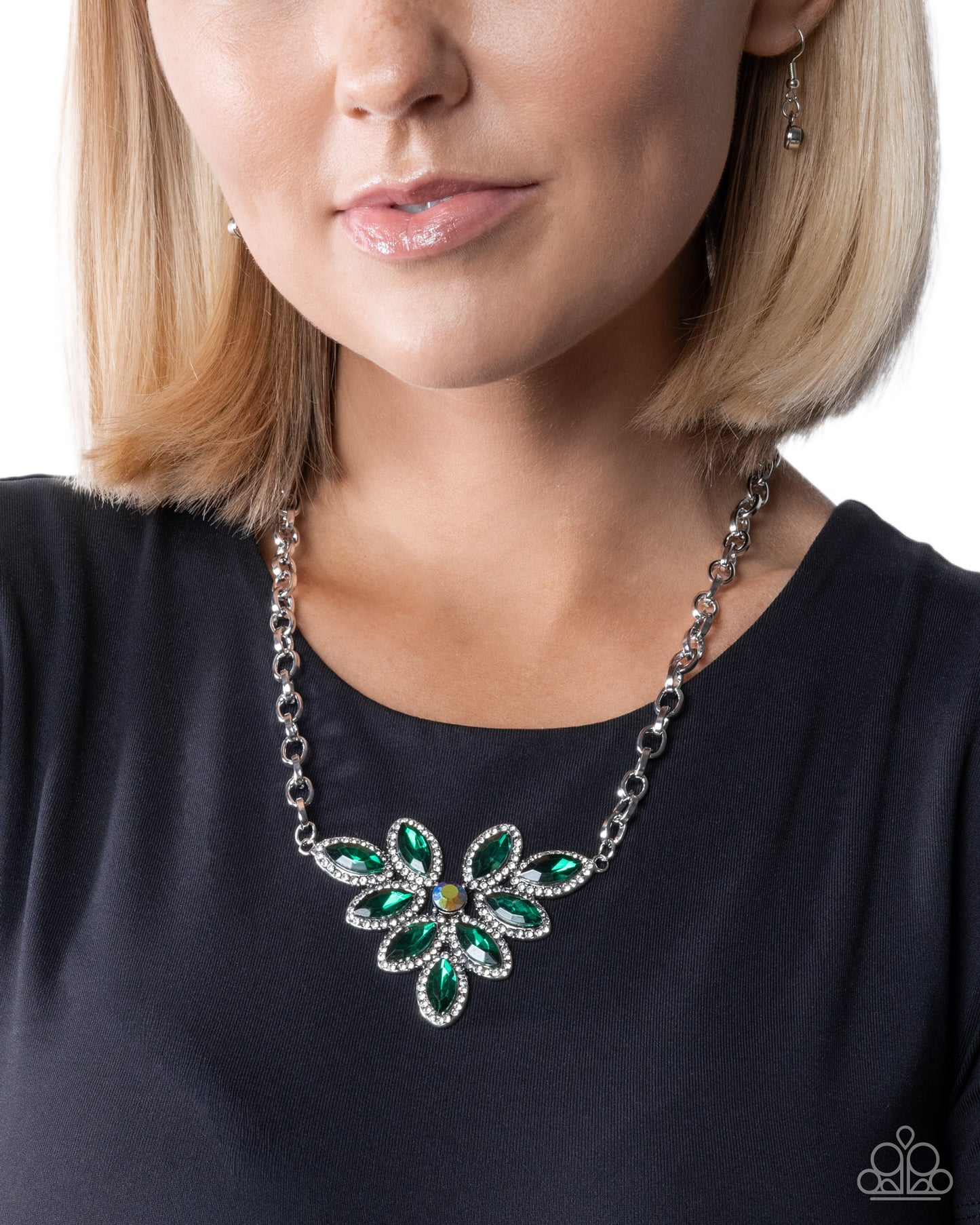 Discerning Dazzle - green - Paparazzi necklace