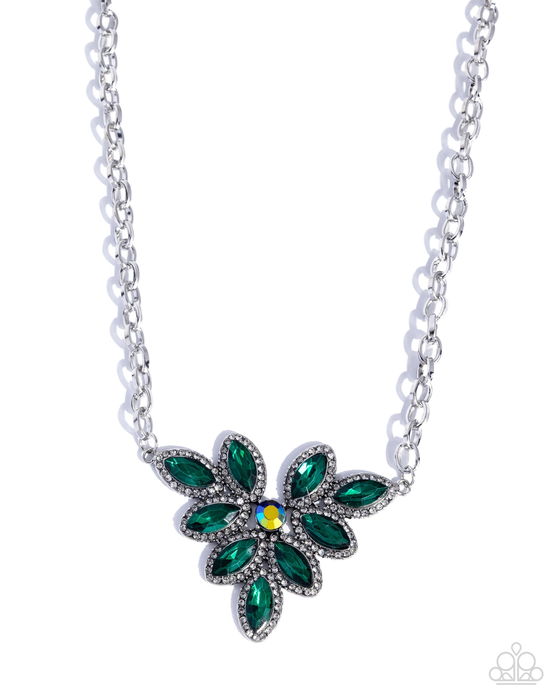 Discerning Dazzle - green - Paparazzi necklace