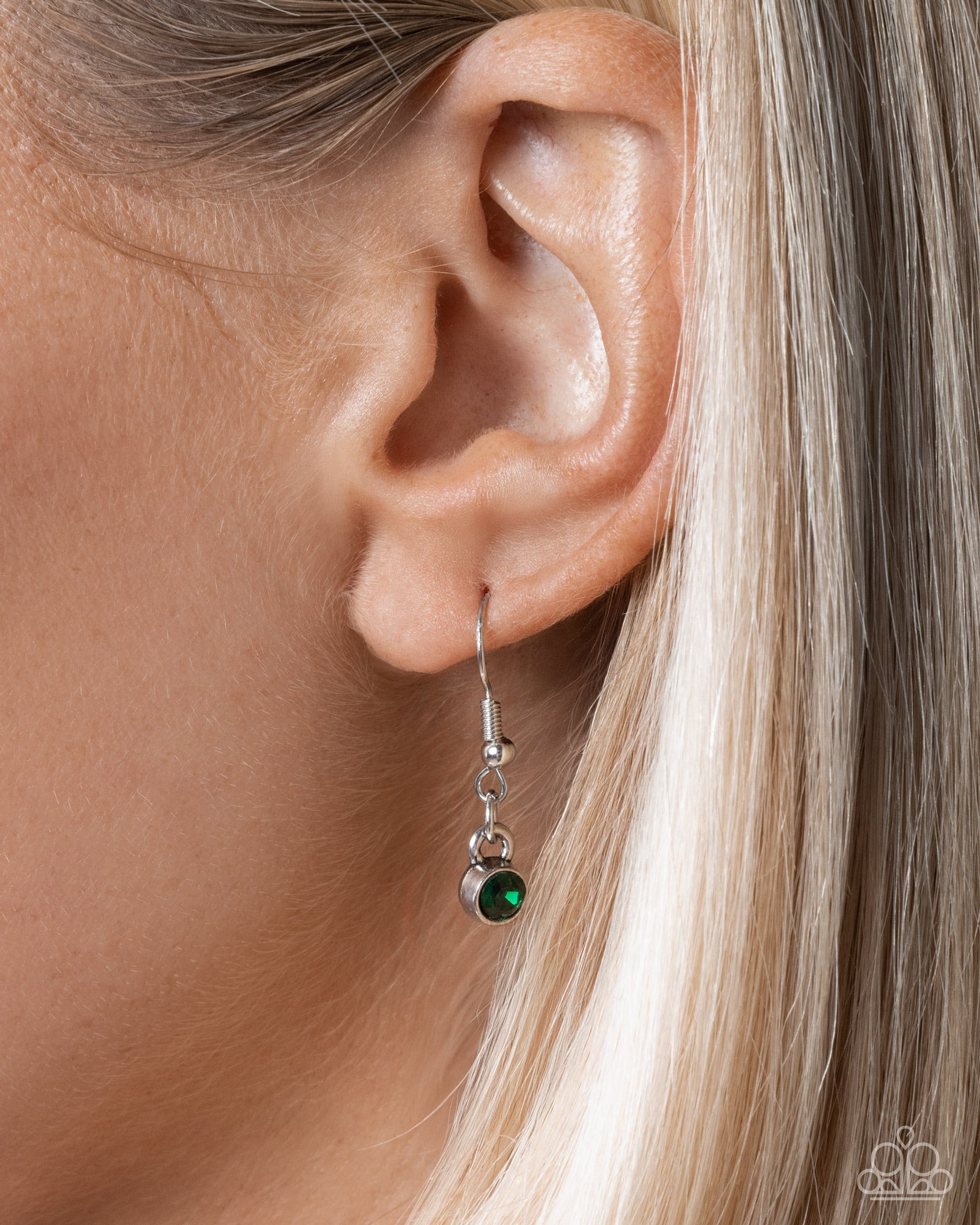 Discerning Dazzle - green - Paparazzi necklace