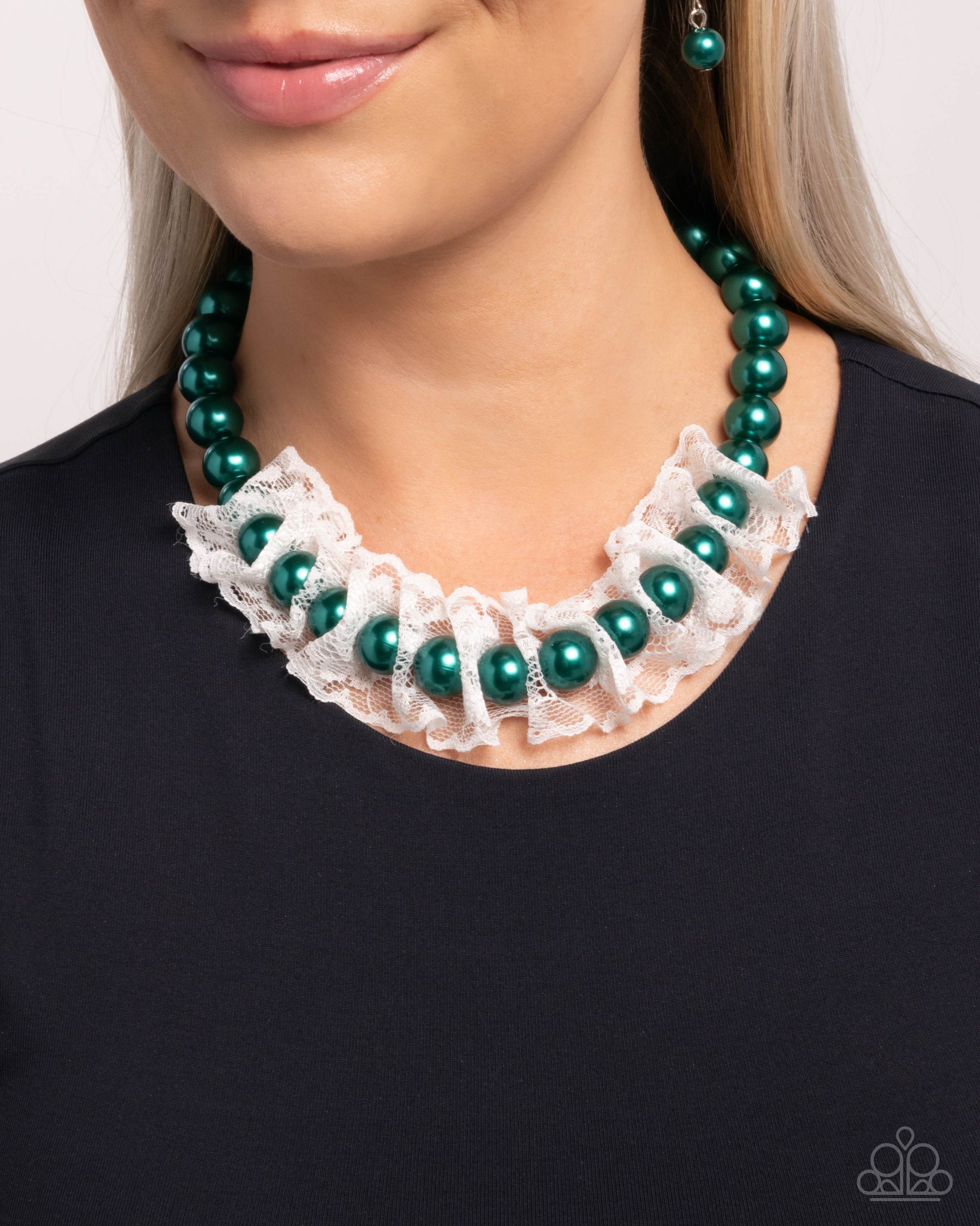 Distinguished Desire - green - Paparazzi necklace