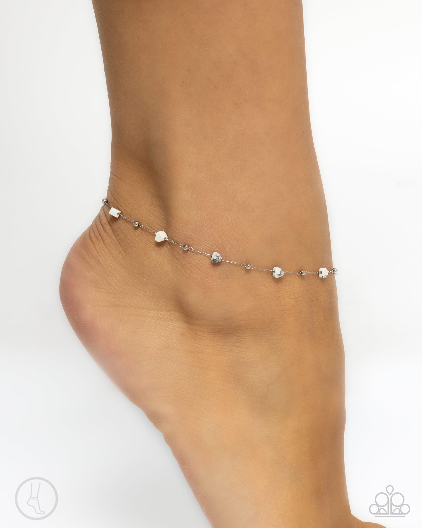 Dont Mention It - white - Paparazzi anklet