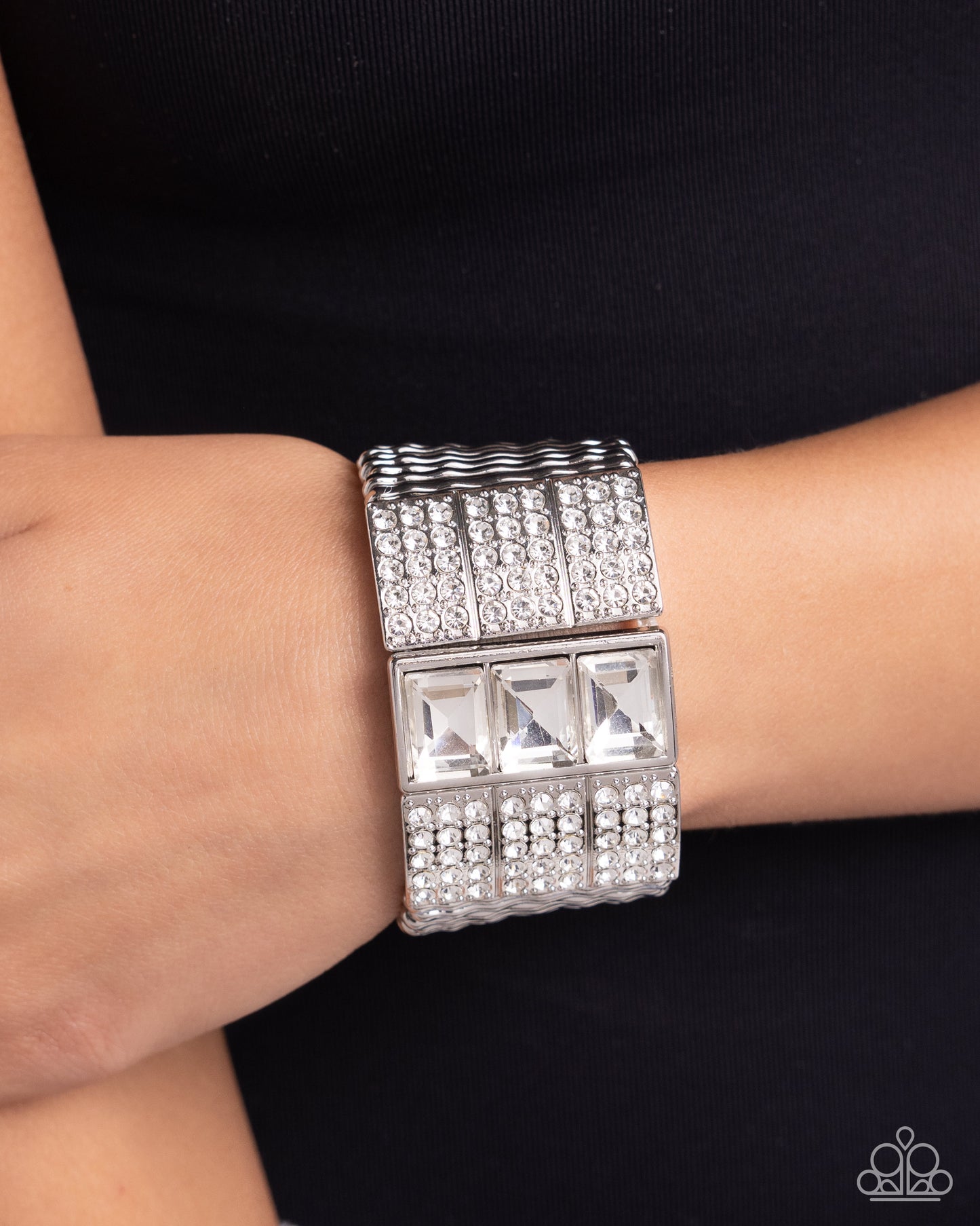 Dramatic Diva - white - Paparazzi bracelet