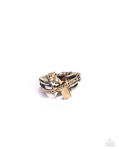 Dueling Difference - brass - Paparazzi ring