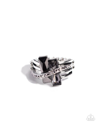  Dueling Difference - silver - Paparazzi ring
