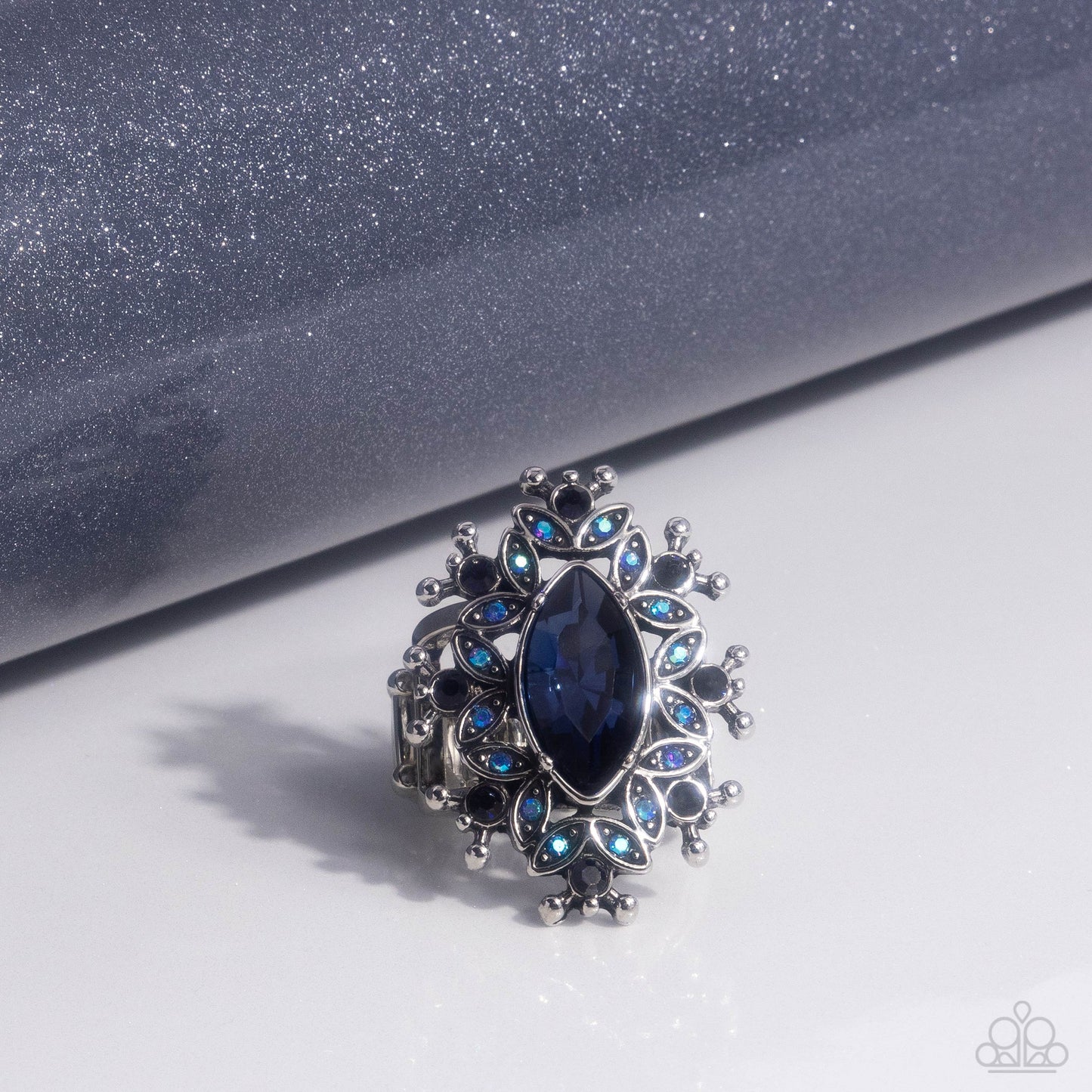 Elaborate Effect - blue - Paparazzi ring