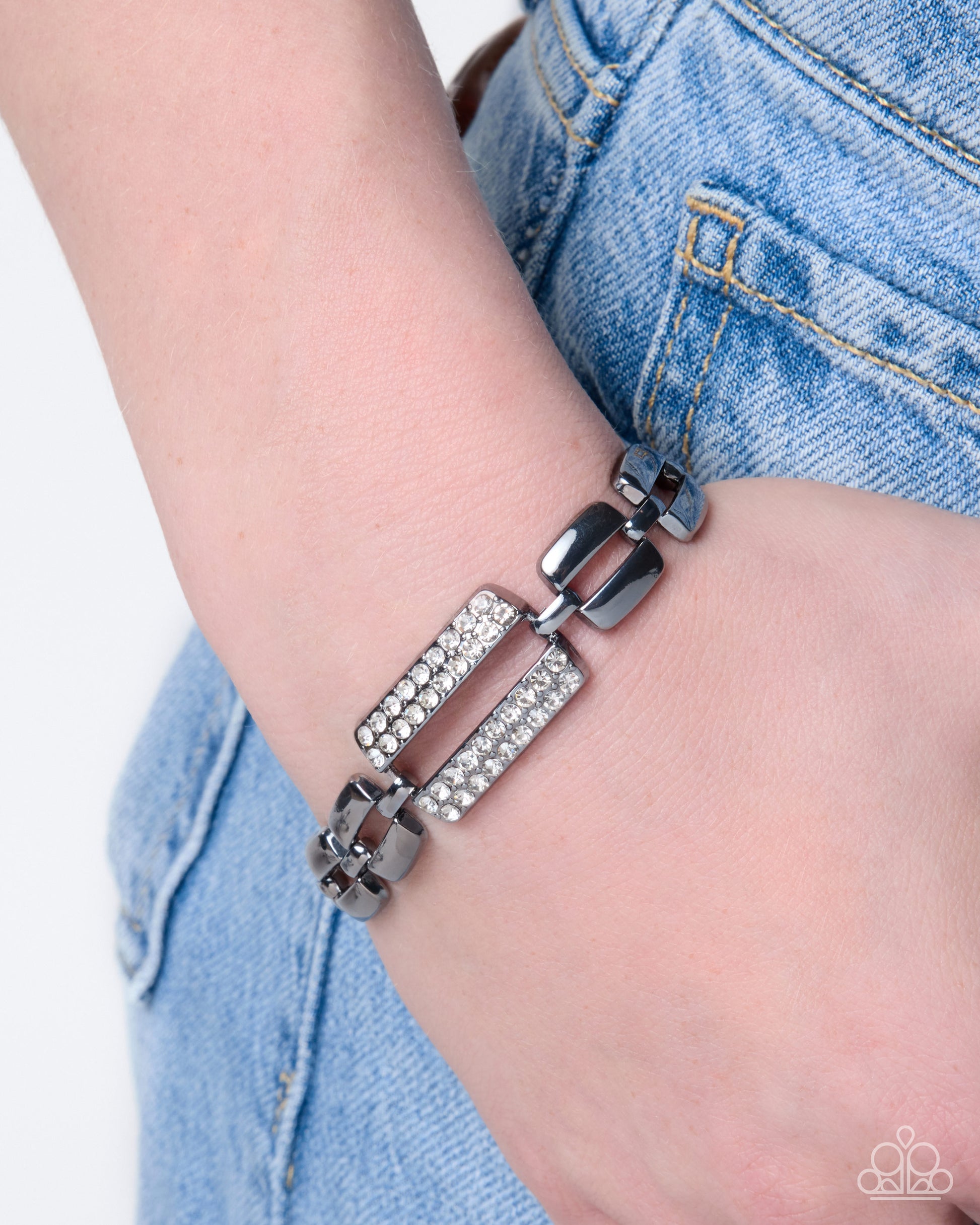 Elaborately Enough - black - Paparazzi bracelet