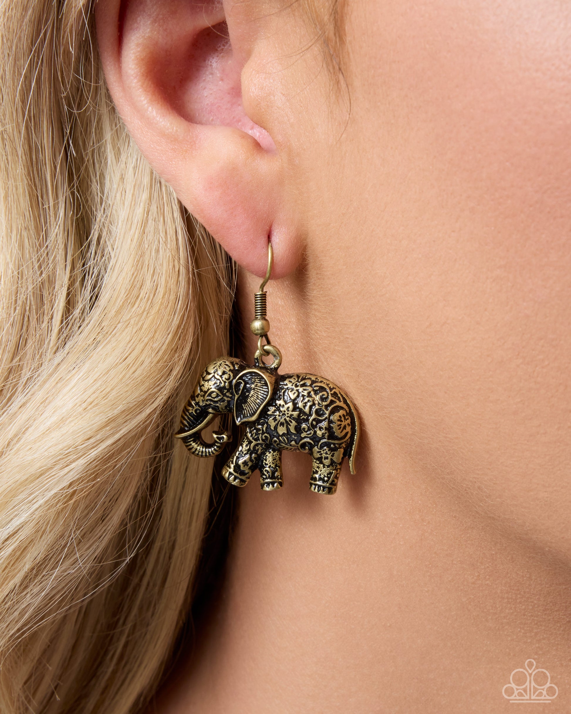 Embellished Elephant - brass - Paparazzi earrings