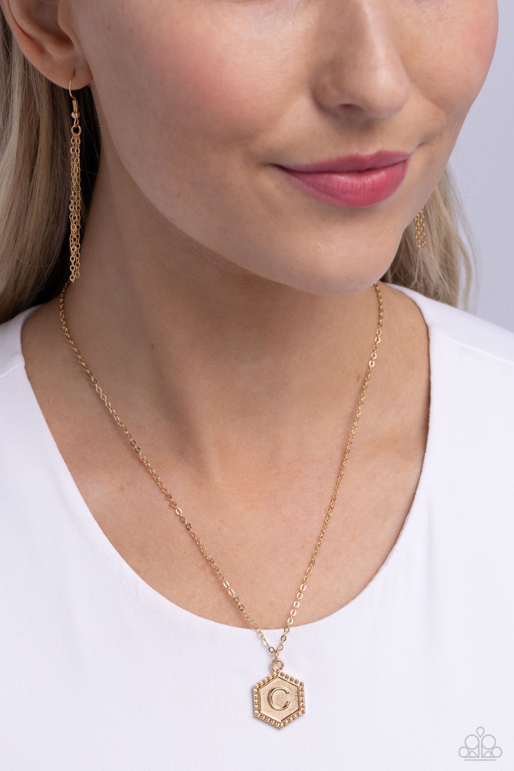 Emblematic Elegance - gold - C - Paparazzi necklace
