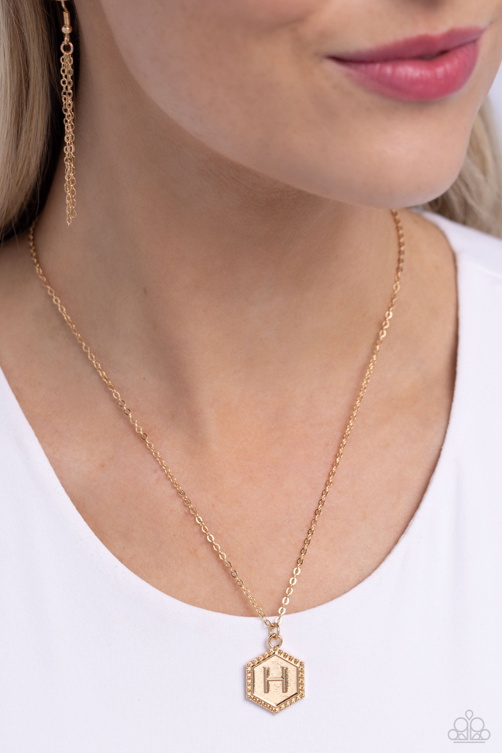 EmblematicElegance-gold-H.jpg?