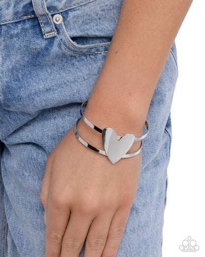 Enamored Ease - silver - Paparazzi bracelet