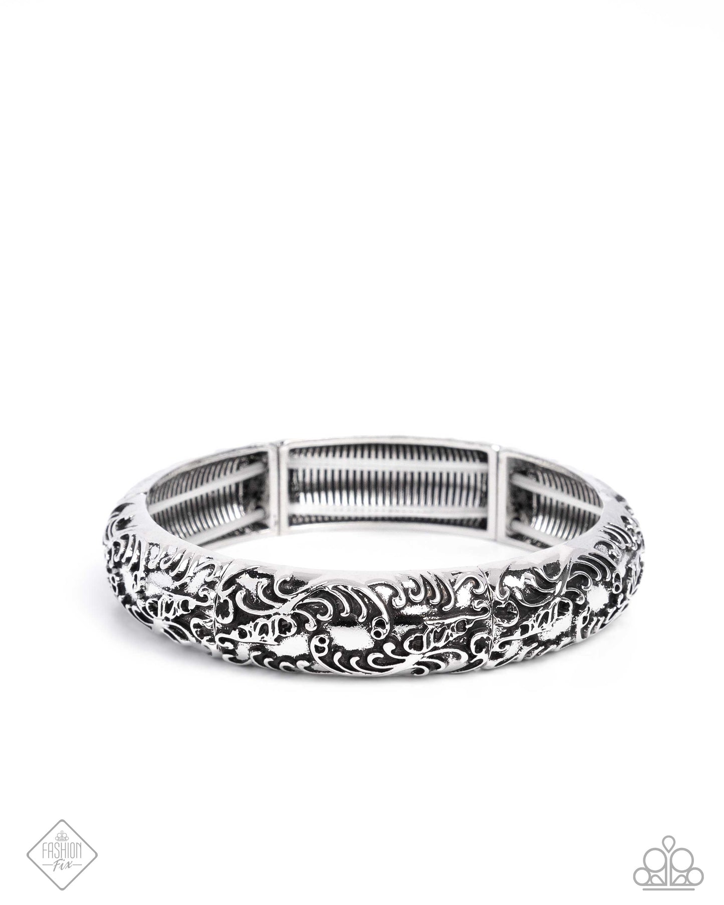 Enchanting Entrant - silver - Paparazzi bracelet