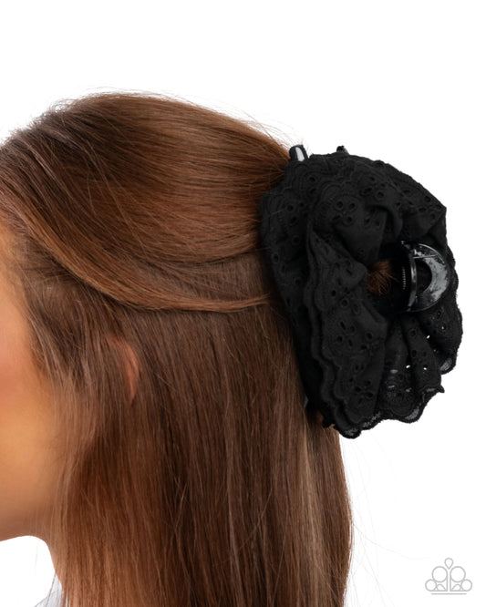 Energetic Eyelets - black - Paparazzi hair clip