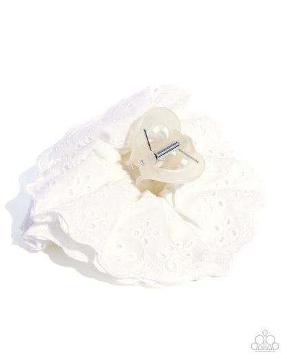 Energetic Eyelets - white - Paparazzi hair clip