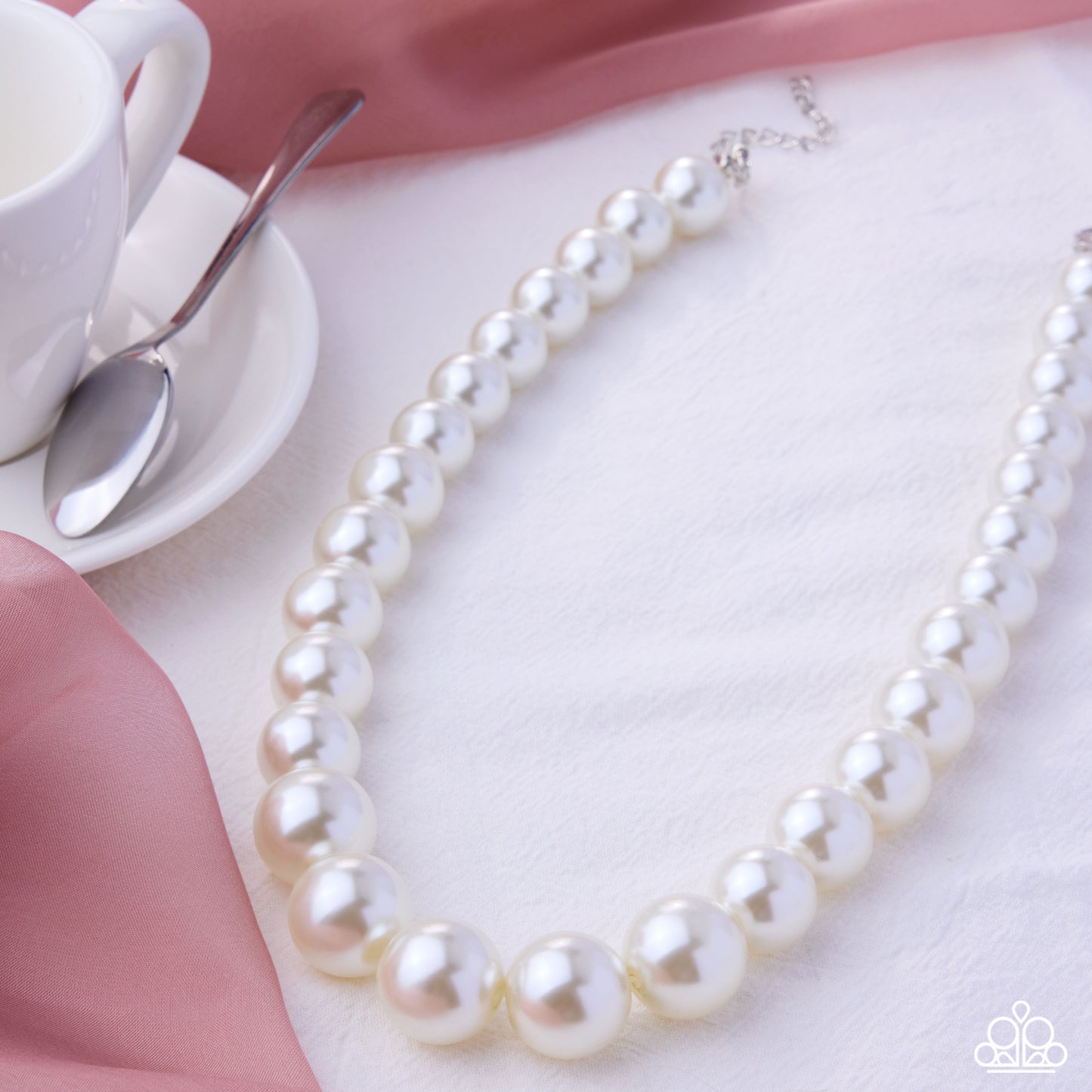 Eternal Empire - white - Paparazzi necklace