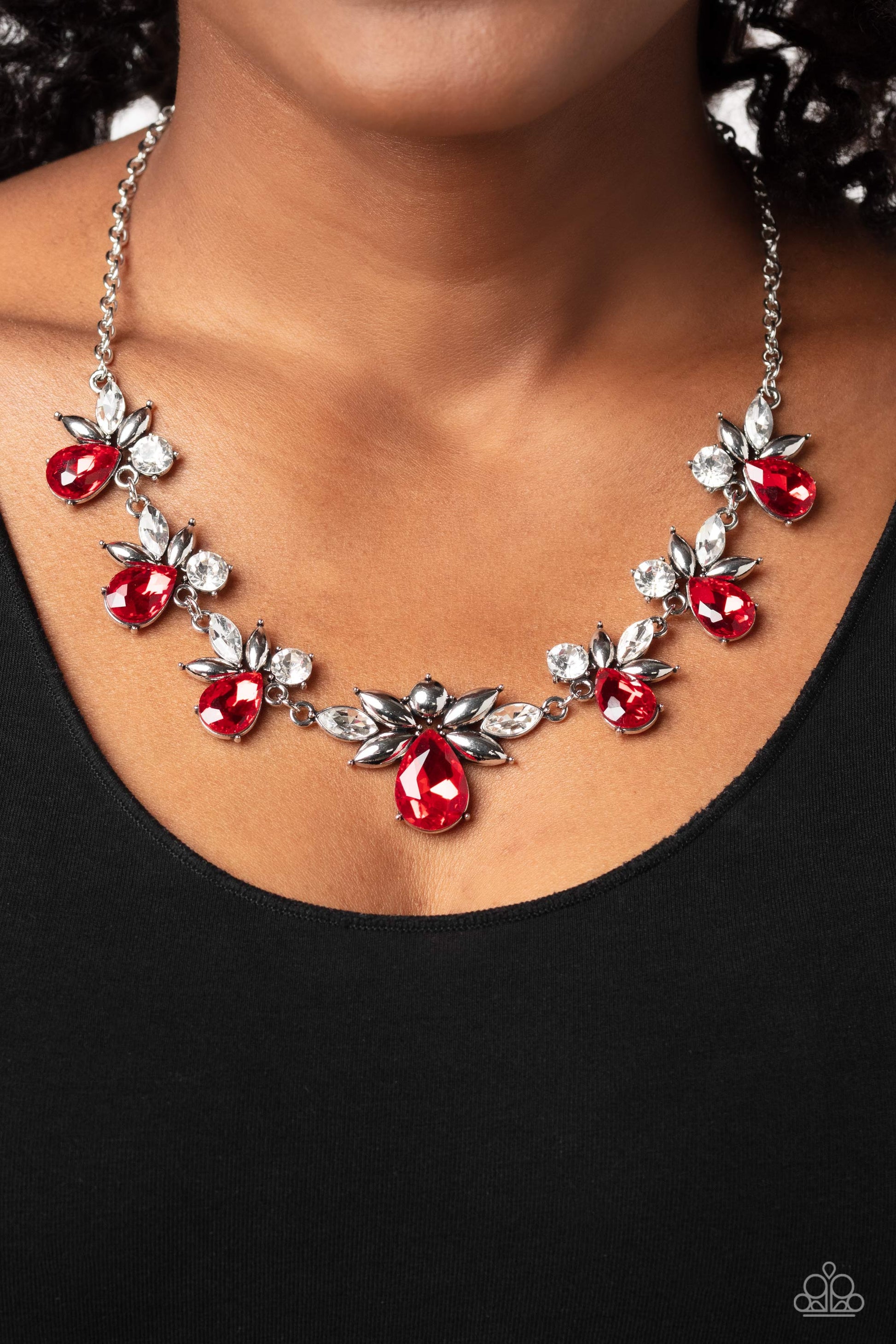 Explosive Effulgence - red - Paparazzi necklace