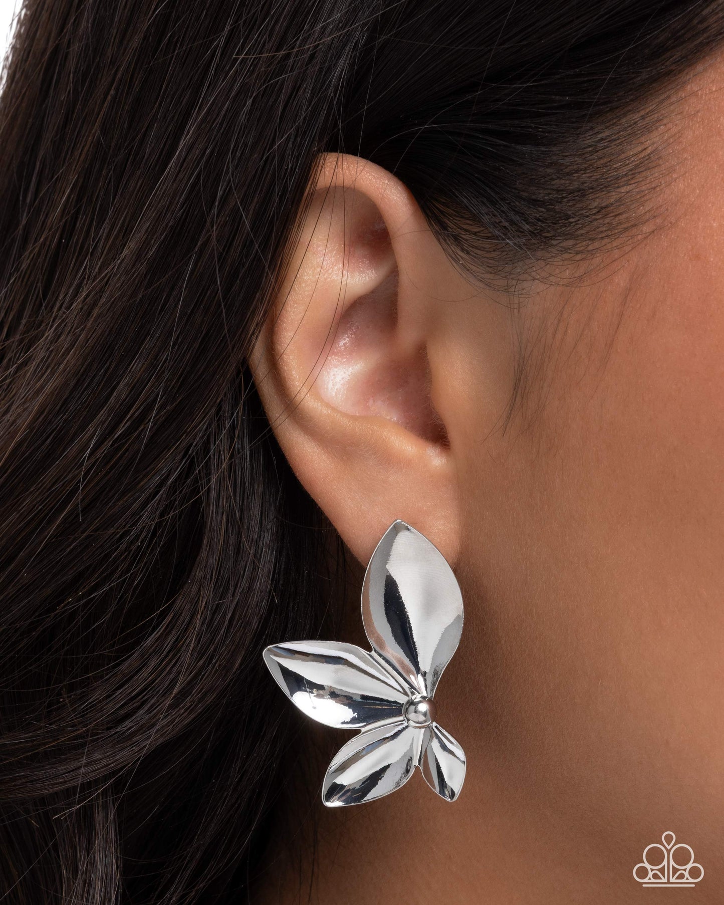 Expressive Elegance - silver - Paparazzi earrings