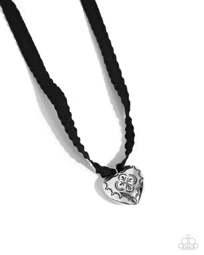 Fabricated Finesse - black - Paparazzi necklace