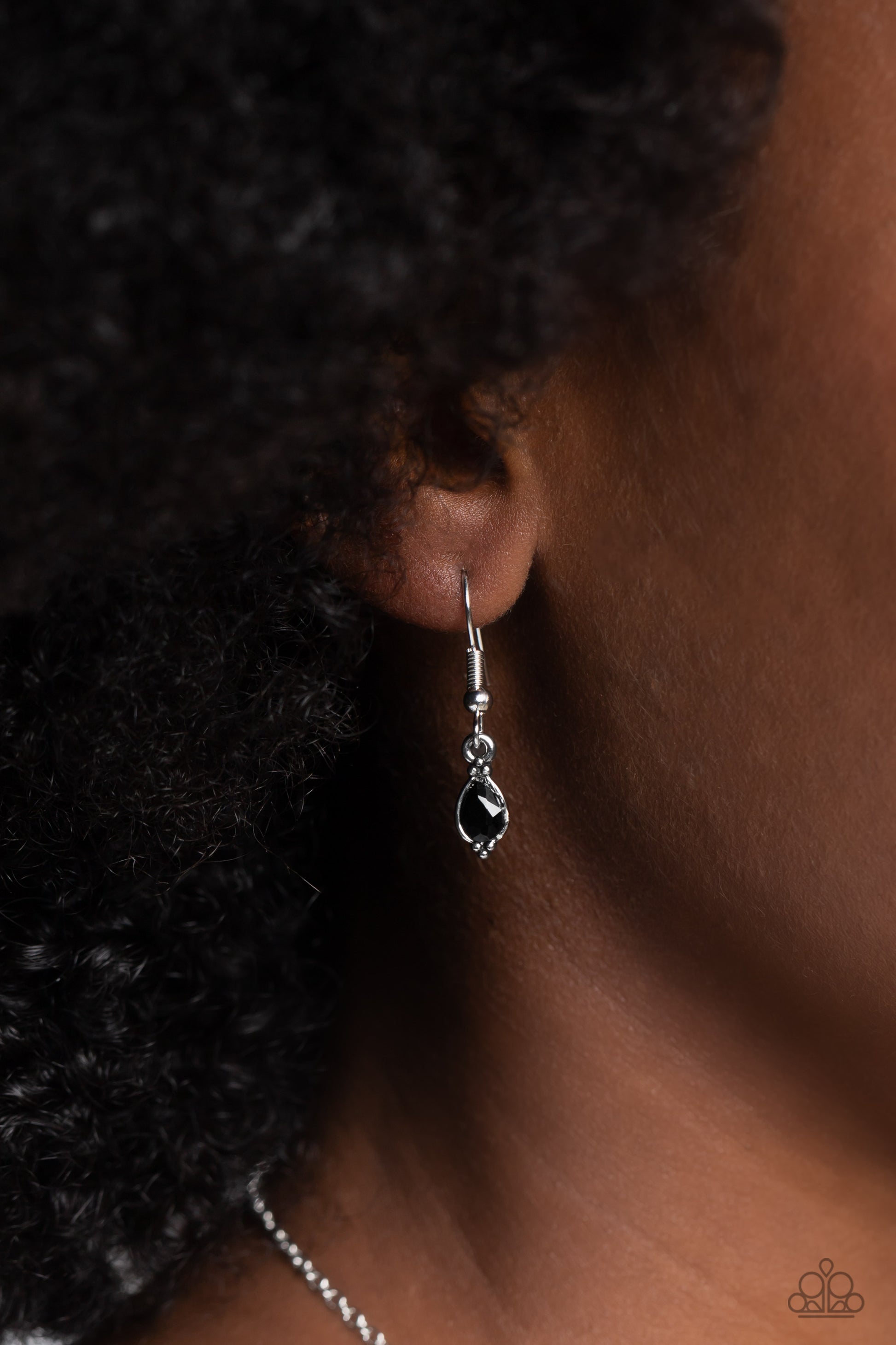 Fairy Light Fashion - black - Paparazzi necklace