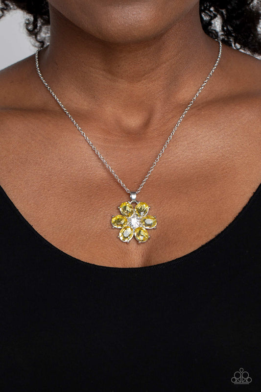 Fancy Flower Girl - yellow - Paparazzi necklace