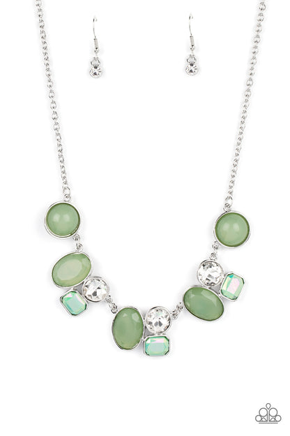 Fantasy World - green - Paparazzi necklace