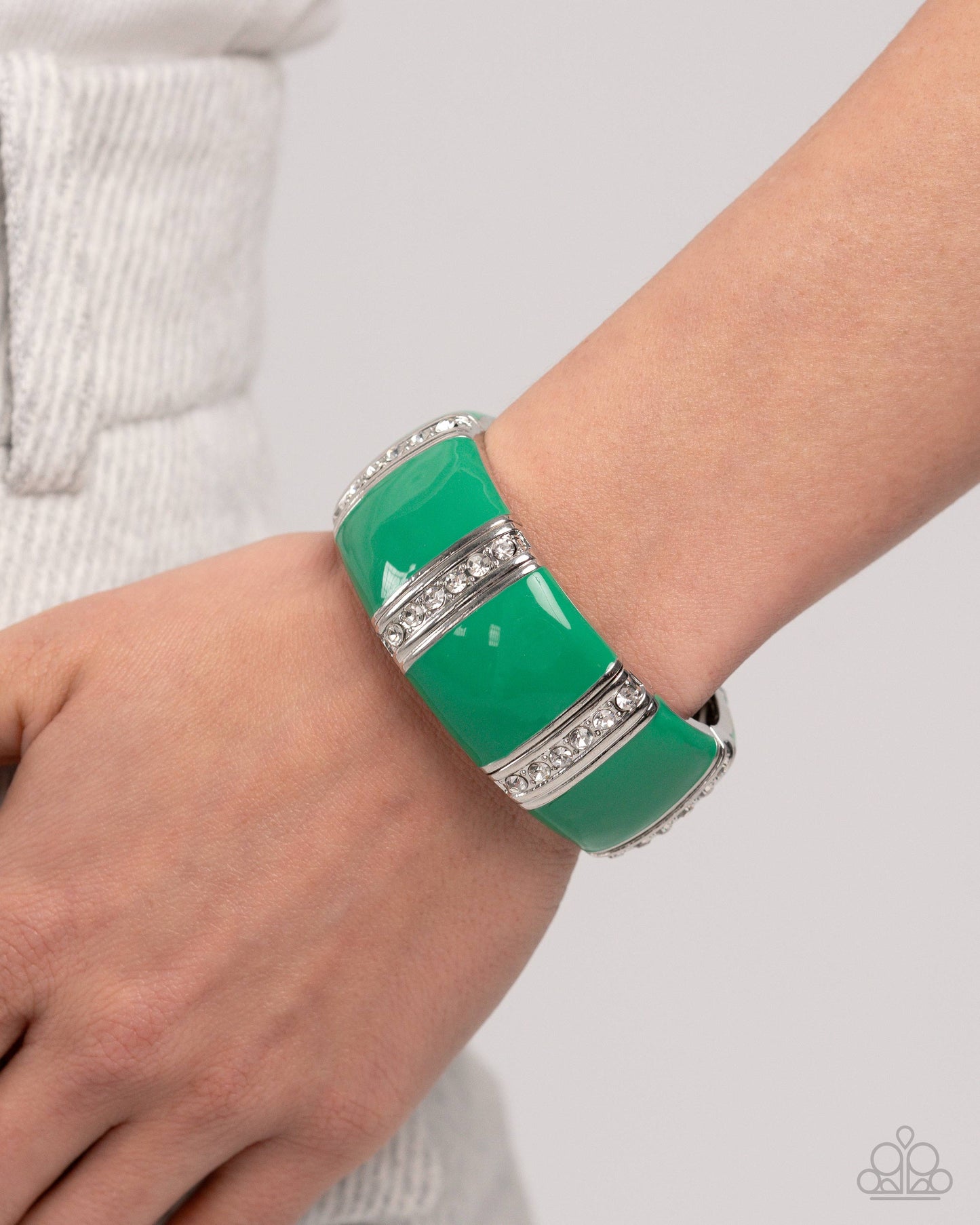 Fashionable Cameo - green - Paparazzi complete set