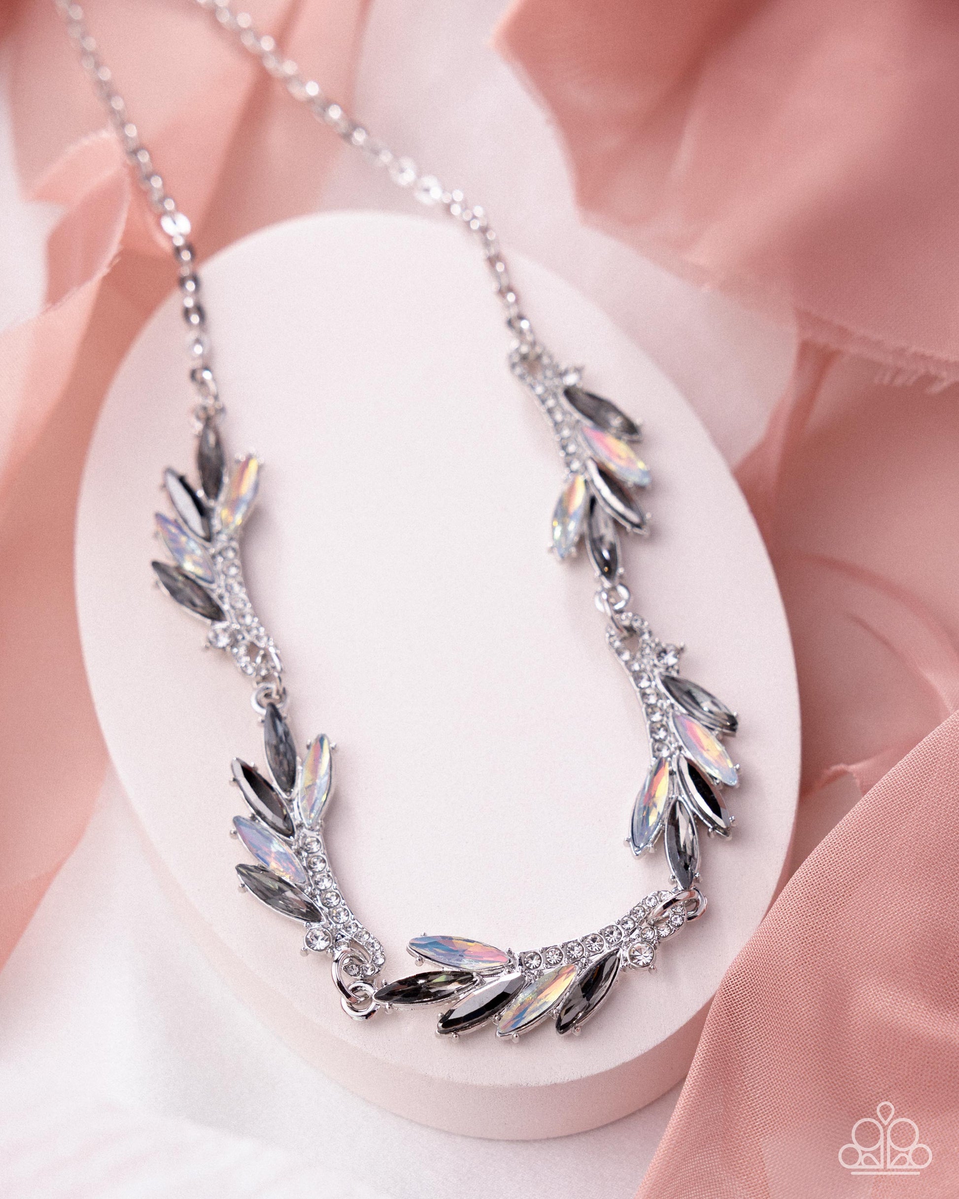 Feathered Fantasy - silver - Paparazzi necklace