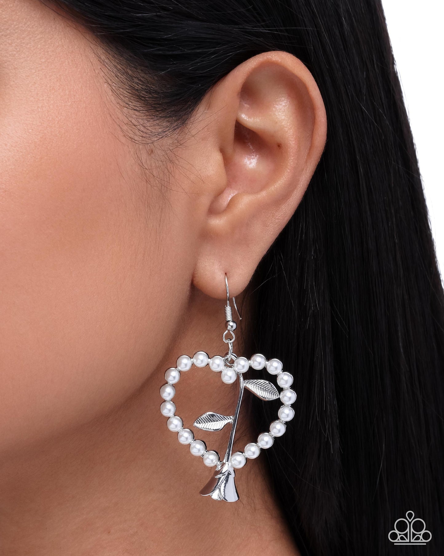 Feminine Fame - white - Paparazzi earrings