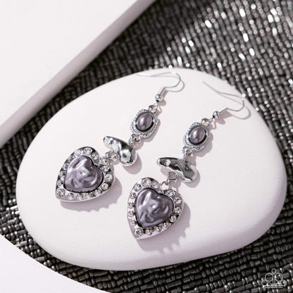 Feminine Feature - silver - Paparazzi earrings