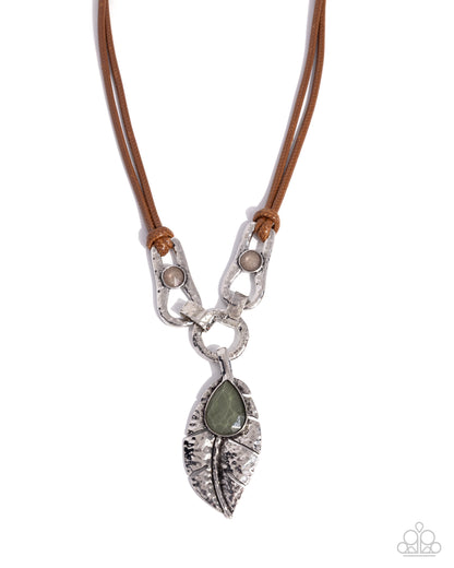 Fierce Feather - green - Paparazzi necklace