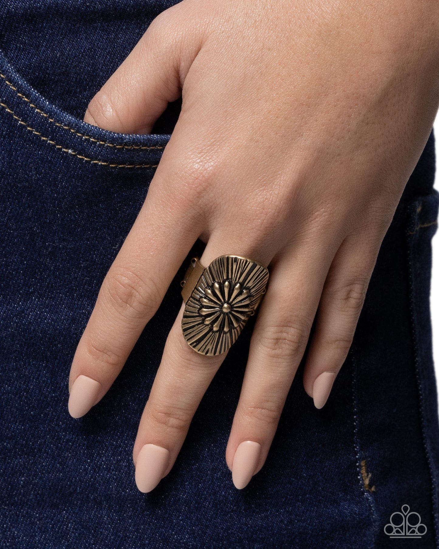 Flared Fairytale - brass - Paparazzi ring