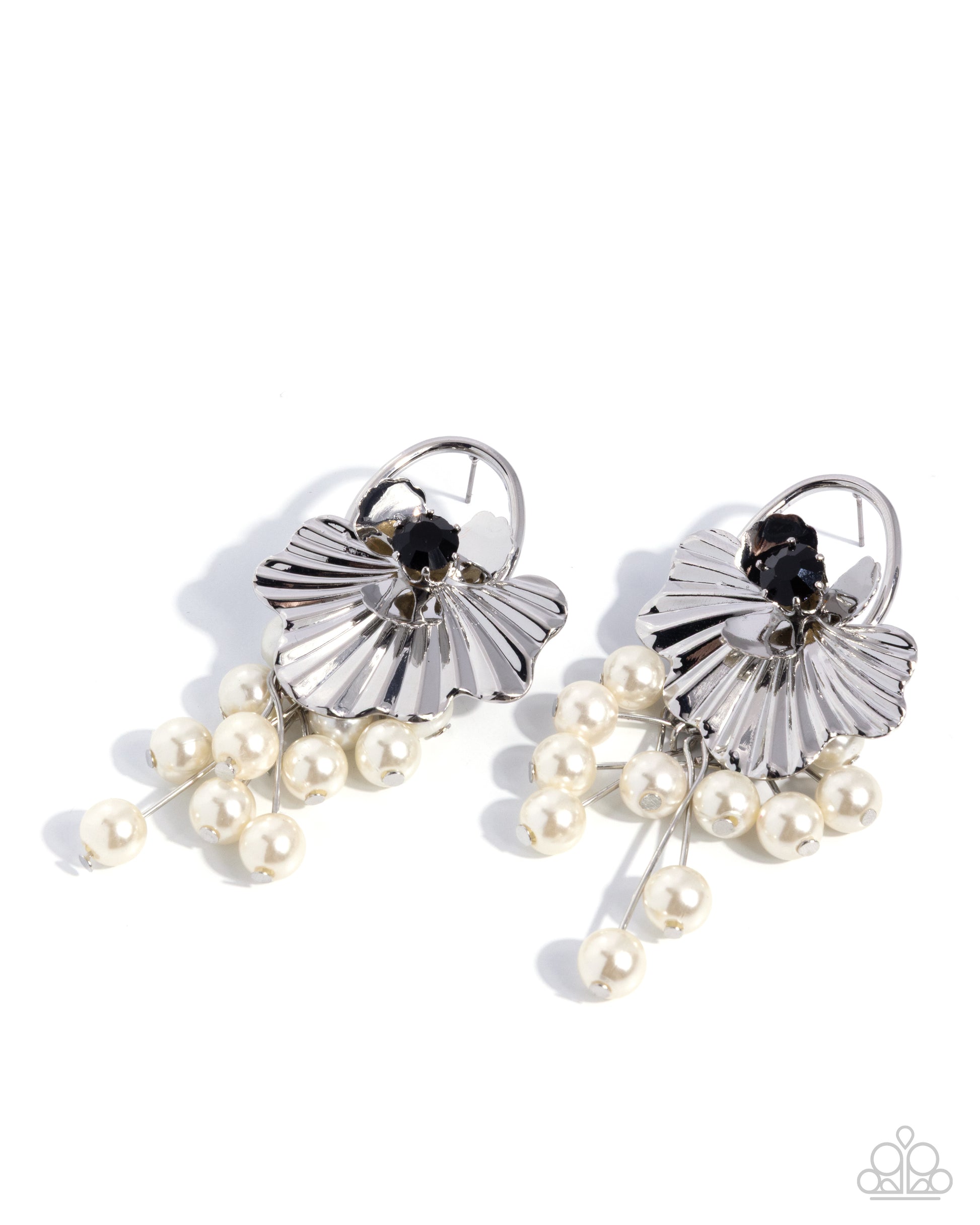 Flared Fringe - black - Paparazzi earrings