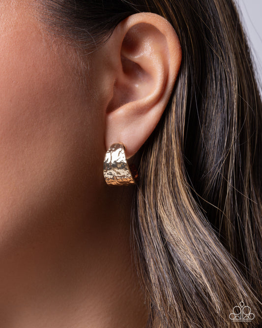 Flashy Finish - gold - Paparazzi earrings