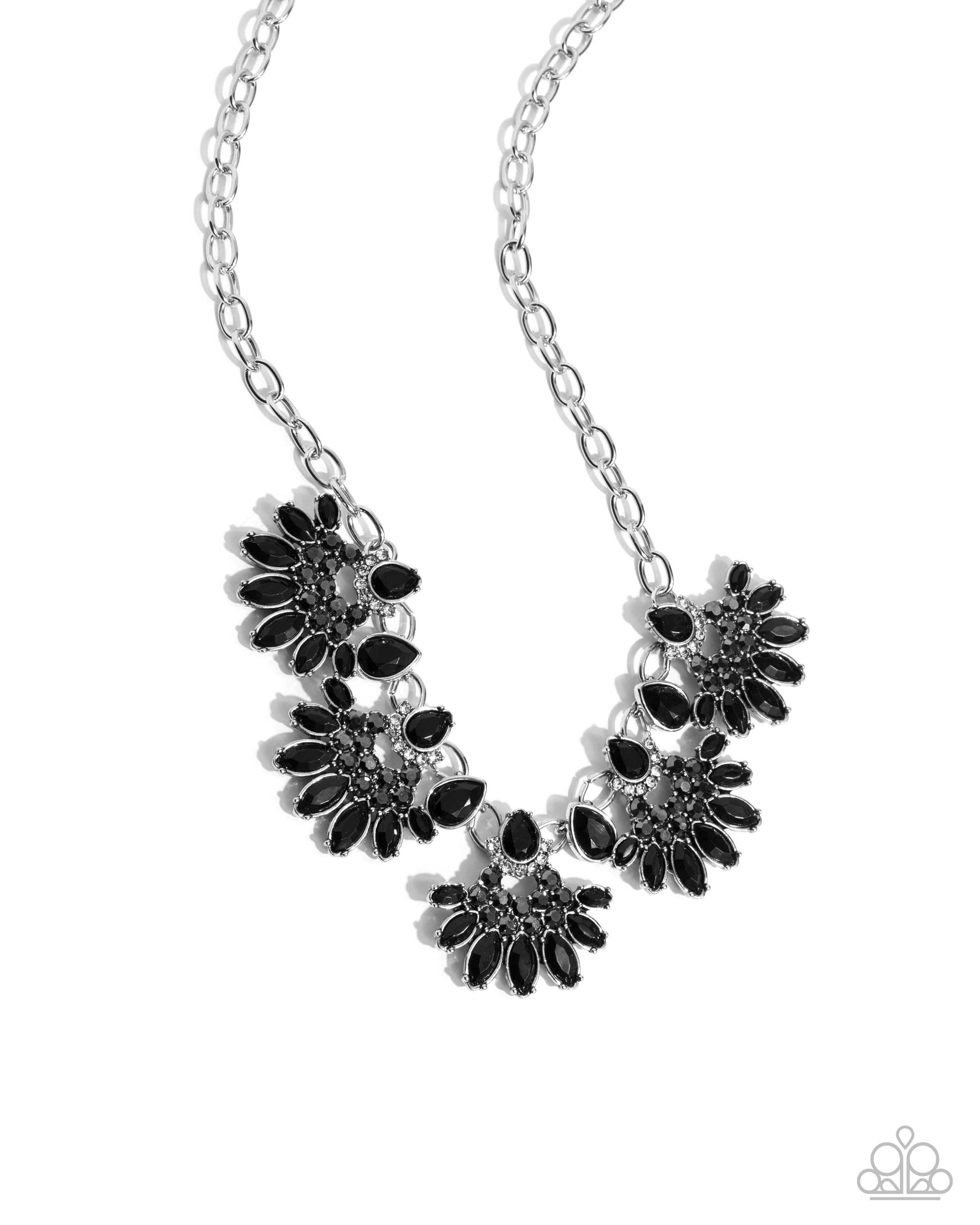 Flawless Fringe - black - Paparazzi necklace