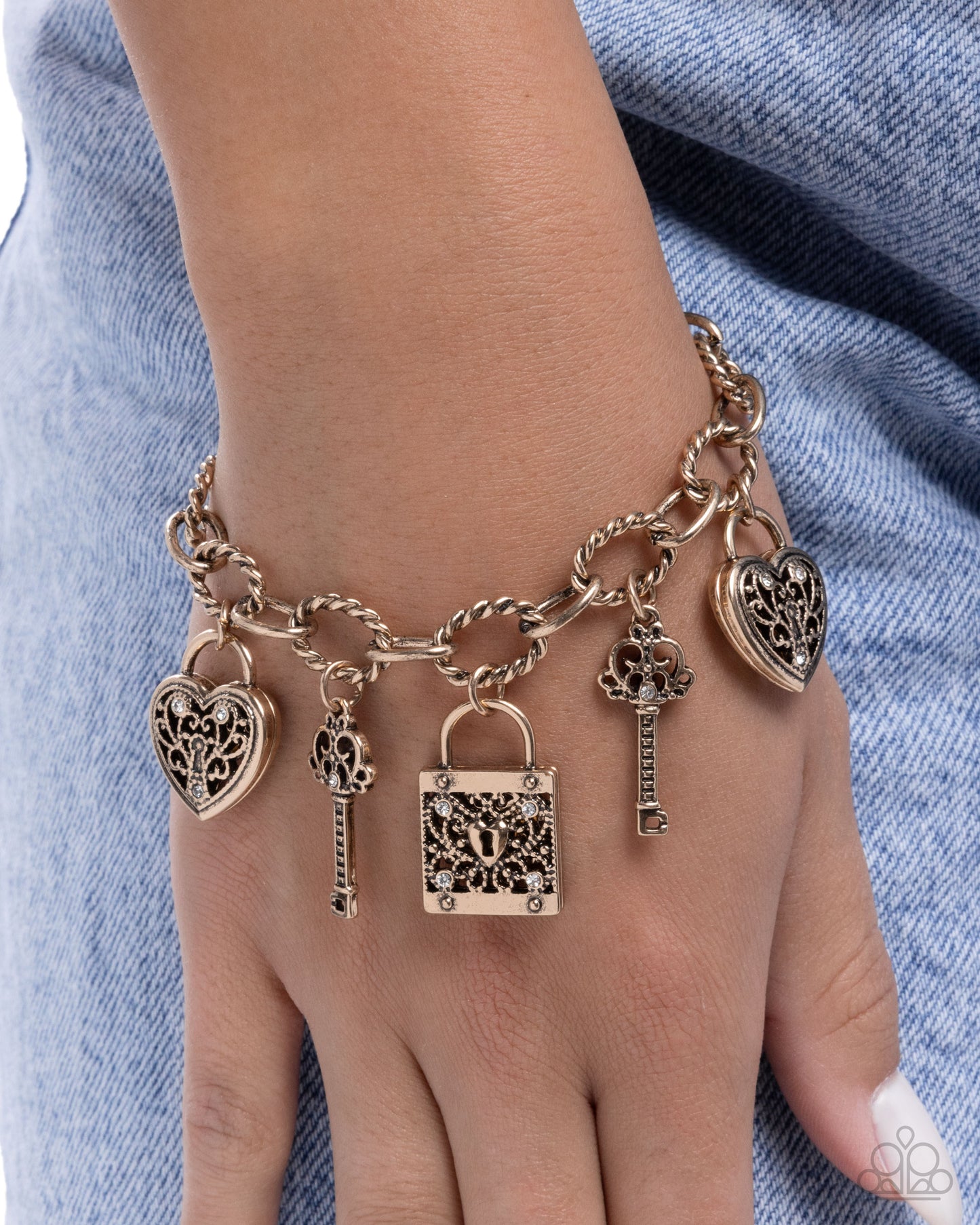 Flirty Filigree - gold - Paparazzi bracelet