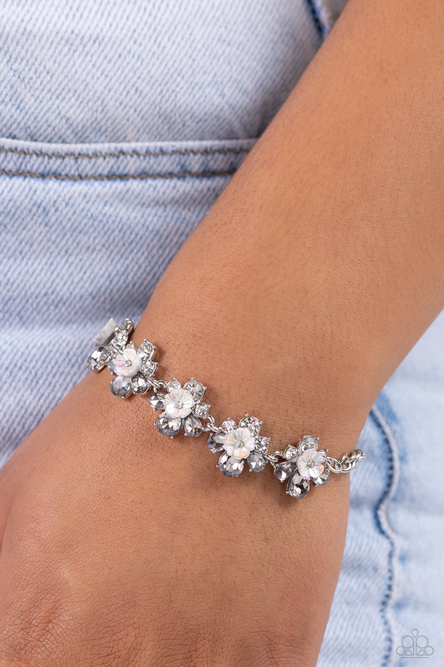 Floral Frenzy - silver - Paparazzi bracelet